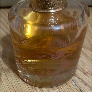 Jessica Simpson fancy perfume